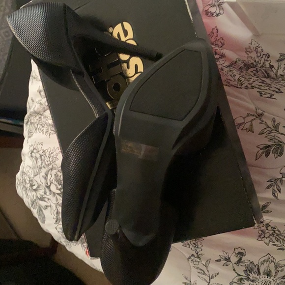 Black pointed heels - Picture 5 of 5
